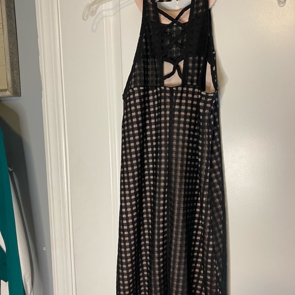 Dress - Picture 2 of 4